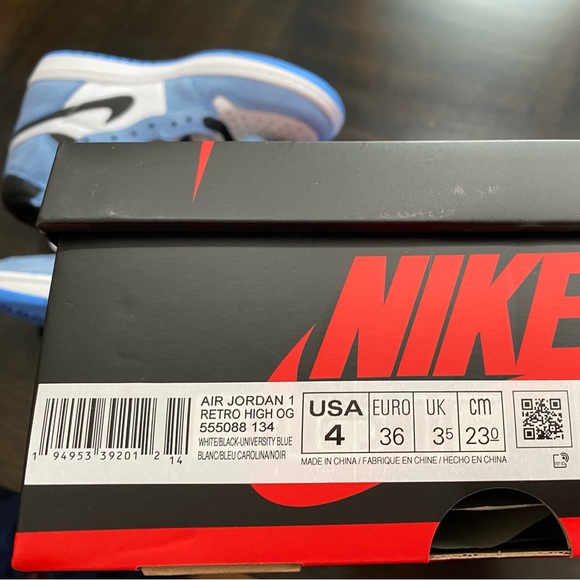 Air Jordan 1 Retro High OG 555088 134 Men Size 4 - Picture 7 of 8